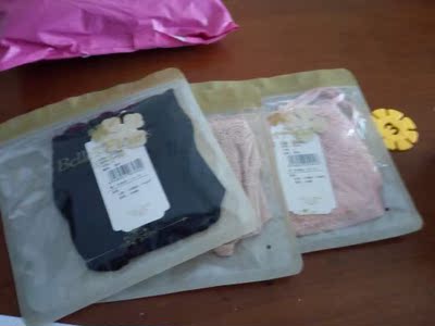 裤子很好,面料也不错,刚洗了不掉色,想买的盆朋可以放心购买了。 裤子很好,面料也不错,刚洗了不掉色,想买的盆朋可以放心购买了。