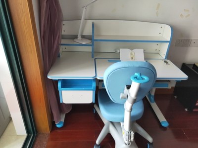 揭秘浩轩宜家儿童学习桌怎么样,质量好吗?真的实用方便吗?