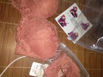 这个颜色真的不要太好看,在这家买了几套了,都特别好看,很满意,设计师棒棒哒~!!款式太好,还会再来!!! 这个颜色真的不要太好看,在这家买了几套了,都特别好看,很满意,设计师棒棒哒~!!款式太好,还会再来!!!