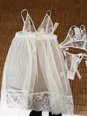 宝贝收到了，物流很快，很保密，衣服很漂亮，很透，质量也不错，穿着很舒服，很喜欢