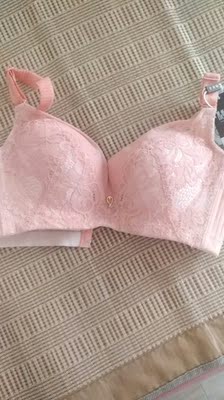 很合身,一直都穿夏娃,是正品,客服耐心,细质,还会购买 很合身,一直都穿夏娃,是正品,客服耐心,细质,还会购买