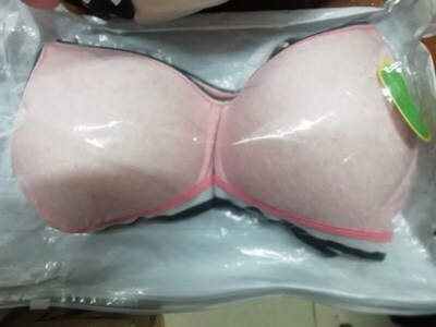 保密发货真的很棒了，包装很严，不会松垮，尺码大小也合身，没有异味，美美的，用来搭衣服正好，喜欢这款宝贝的亲们可以放心购买哦，不错的质量，经常买他们家的，超级放心～～～