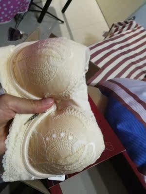 第一次网上买内衣，还担心不好穿，试穿厚才来评论真的不错，还会再来。