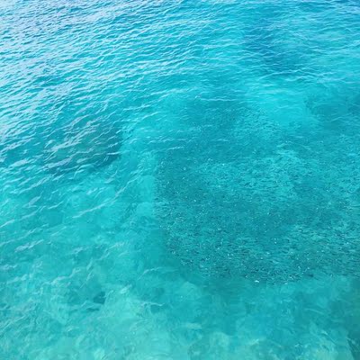 比基尼还好外面的罩衫下水就破了 比基尼还好外面的罩衫下水就破了