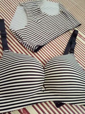 内衣质量不错，物流还挺快的，反正就是很喜欢了😊