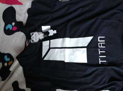 我是咱家的老顾客了。这次主要是出了CSGO的衣服，觉得很不错所以毫不犹豫就拍了。社会银哪可能不买小猪佩奇呢哈哈哈，很霸气好吧！最后帮对象买了件DVA（毫无色差）。布料非常不错，不吹牛逼好吧，亲自穿上去什么感觉自己知道，很软和。话不多说放上一万张配图。谢谢老板送的小挂件??