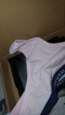 最大号都穿着都小,我有些胖,裤裤很漂亮啊!好评! 最大号都穿着都小,我有些胖,裤裤很漂亮啊!好评!