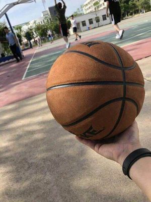 真实使用感受鸿克篮球怎么样,鸿克质量如何,值得入手吗