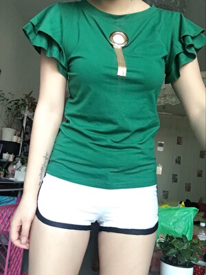 之前就买过黑色的很好穿所以又入手了一条白色的。