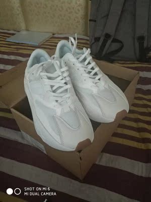 这款式的鞋穿着很舒服,尺码标准走路脚不疼,正品还是正品好,而且客服服务态度好 这款式的鞋穿着很舒服,尺码标准走路脚不疼,正品还是正品好,而且客服服务态度好