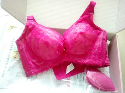 很满意，穿着舒适，本以为厚杯，然而并没有，也很聚拢，简直是小平胸的福音，大爱