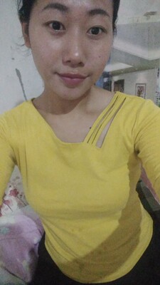 内衣很服帖，厚度刚刚好，性价比很高。快递和客服都很给力呢。