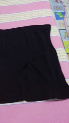 宝贝收到了，试穿了一下，很舒服，料子很柔软。