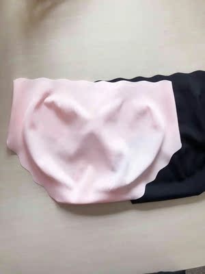 试穿了两天,无痕效果很不错,布料轻,薄,非常舒适,尤其是后面的设计很服帖,包臀的,让我比较欣赏的是这家的服务态度,颜色可以随意自己搭配,而且买了东西后还有人回访,非常贴心,收到的时候包装也是特别让人惊喜。 试穿了两天,无痕效果很不错,布料轻,薄,非常舒适,尤其是后面的设计很服帖,包臀的,让我比较欣赏的是这家的服务态度,颜色可以随意自己搭配,而且买了东西后还有人回访,非常贴心,收到的时候包装也是特别让人惊喜。