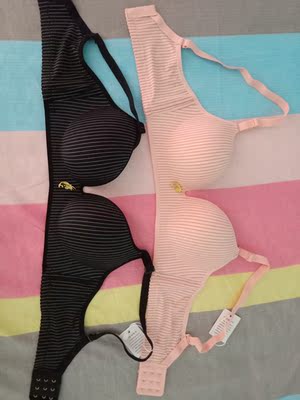 朋友很喜欢，也很合穿。很满意的一次购物，下次给自己也入手两件！！