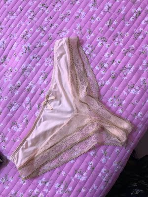 尺码买的偏大了，很薄，感觉不错，夏天穿不那么热