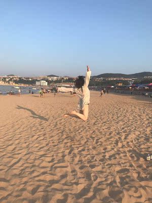 衣服好好的遮挡了肉肉～(*^﹏^*)很性感～