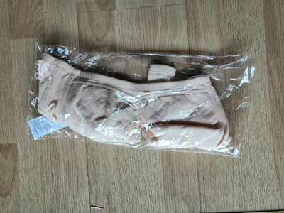 质量一般般吧，穿着不聚拢，是棉的