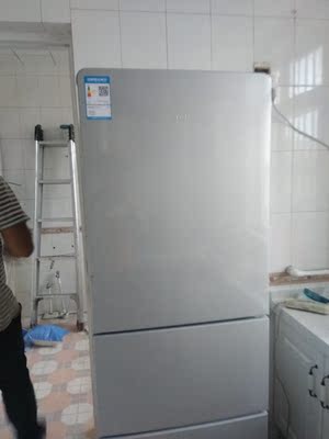 TCL BCD-205TF1 三门冰箱 家用小型三开门 节能家用三门电冰箱