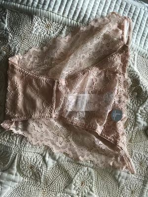 非常好看,女朋友非常喜欢,用料很好舒适,推荐购买。 非常好看,女朋友非常喜欢,用料很好舒适,推荐购买。