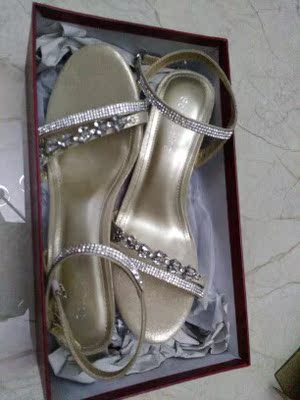 挺好看的，不错，跟图片一样。。