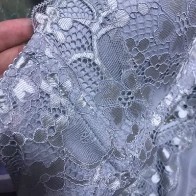 尺码合适!应该是标准尺码!款式好看!蕾丝的!对得起这个价位!个人很喜欢 尺码合适!应该是标准尺码!款式好看!蕾丝的!对得起这个价位!个人很喜欢