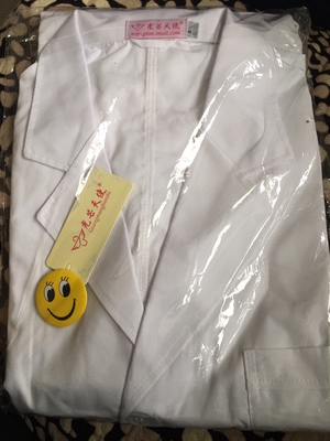 衣服面料很好，穿上显得干净整洁，值得购买。