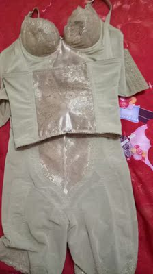 真心的好，是正品，穿上立马有曲线了，朋友也夸好，看我穿上真没漂亮，一个个都来这家买了，我准备再入手一套，喜欢的赶快下手吧!