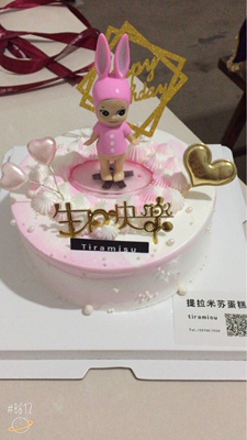 宝宝很喜欢，穿着很好看，就是大了点，码数不是很准，建议宝妈们量过了再来买，质量是可以的，下次还会回购，建议多多优惠，袜子也很好，总之还好，喜欢就购买