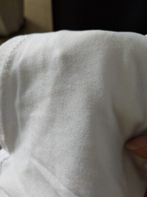 衣服很不错，试穿了一下很喜欢的，两件的款式都不错，物流也是很给力，挺快的，笔芯