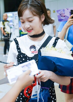 这个衣服还行，淘客买的很便宜。这个价位质量是好的。很棒很好。厉害