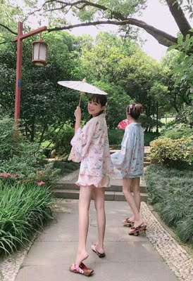 买来跟闺蜜一起拍写真的，一人买了一套，哈哈哈，真是美呆啦ヾ|≧_≦|〃，很日系很好看有没有？~(@^_^@)~，其实实物颜色会更好看哦~~值得买！