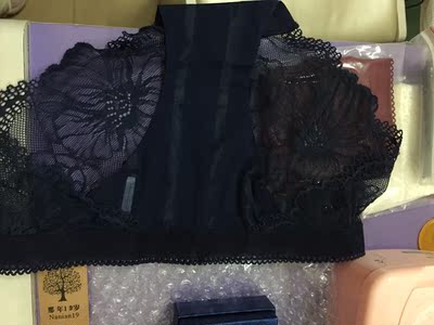 漂亮，小性感，布料滑滑的，^_^很喜欢，^_^^_^