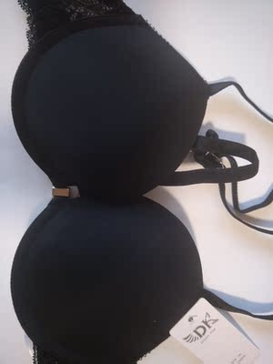 穿上非常舒服，非常显身材，挺喜欢的，面料也很舒适，还会再次光临