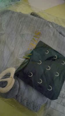 买来穿了一段时间了 挺好的 面料什么的也舒服 就是我尺寸选错了 用最外边的扣正好嘿嘿 第一次在网上买内衣 瑕疵下次就知道了 买来穿了一段时间了 挺好的 面料什么的也舒服 就是我尺寸选错了 用最外边的扣正好嘿嘿 第一次在网上买内衣 瑕疵下次就知道了