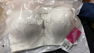 里面有点点海绵，穿着很舒服，是都市丽人的老粉啦～