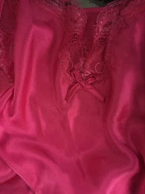 睡衣穿身上很舒服 质量好 超好看 超性感 又不是太露骨