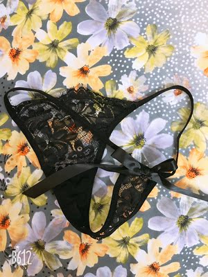 衣服质量很好，穿上很性感哟&hellip;&hellip;香香哒！保密发货，不用担心！送的小裤裤更棒！