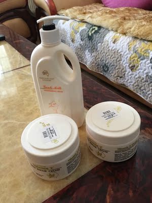 下这么大的雪以为会晚几天到，结果在承诺的时间送到了，天猫国际值得信赖。自从用上绵羊油系列产品就爱不释手，搽身体搽手都非常好用。