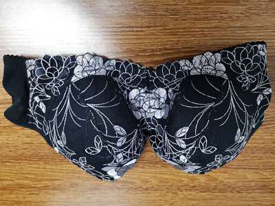 店家非常好  衣服尺码不大不小正好 非常适合胖妹子，物美价廉 一次非常非常愉快的购物  下次有需要还要买