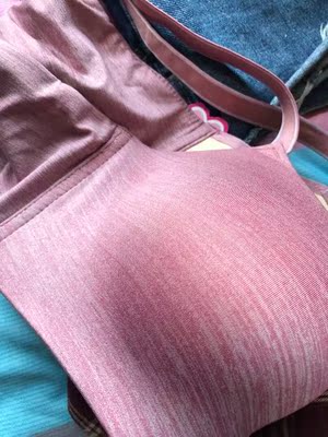 穿了挺舒服的,几乎没有束缚感,也挺聚拢的 穿了挺舒服的,几乎没有束缚感,也挺聚拢的