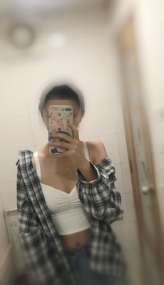 上身效果还可以，屁股哪里有点漏