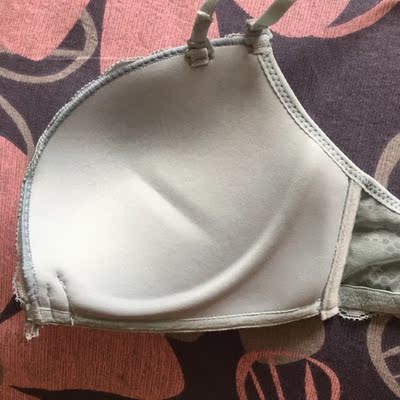 前扣文胸，穿着舒服，重点是不掉肩，聚拢效果好，会再回购。