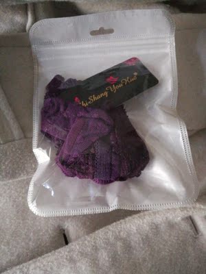 外面有两个包装袋，每条内内都是单独包装。最主要是质量不错