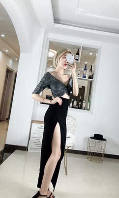 衣服收到了不错，这个穿起很有气质的，蛮不错了，值得购买