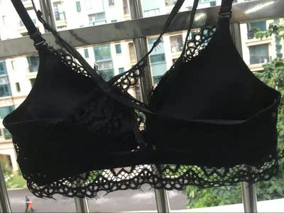 果断买了黑色美背款，夏天吗露露背 嘻嘻 ，款式很性感很好看，上身非常舒适，面料软绵绵贴身很舒服，聚拢效果特别棒 所以晒晒美照