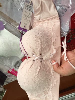 非常好，穿上真的没有往下掉的感觉，这次终于买对了