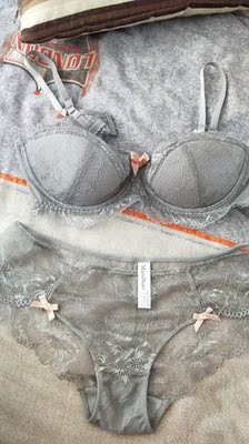 很好穿，建议拍大一个罩杯。