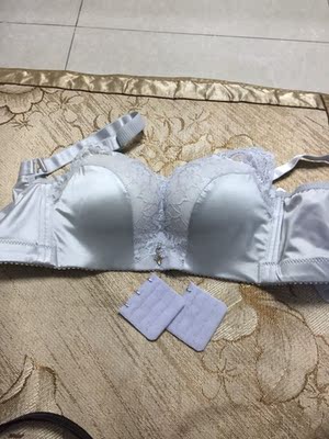 这已是第二次购买，谢谢店主送了两个加长扣，聚拢效果好，价格又不贵，值得购买。