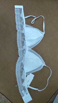 第一次穿这种超薄的，不知道穿上衣服会怎样&hellip;会不会比平时又小了&hellip;哈哈哈&hellip;还是很舒服的